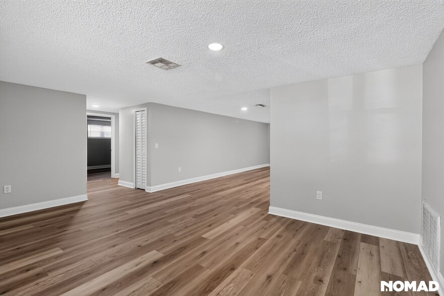 Building Photo - 4846 Dogwood St