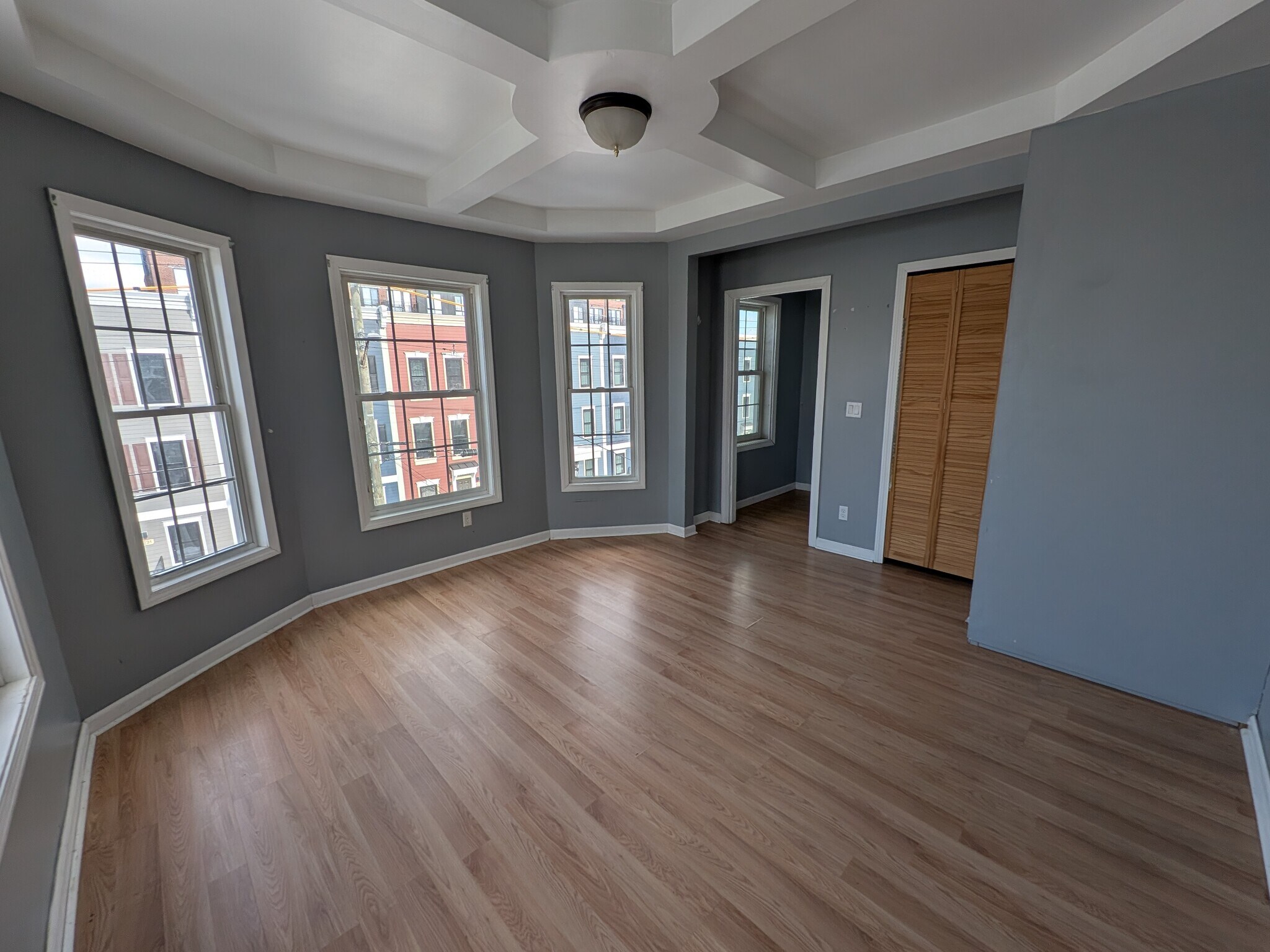 Building Photo - 220 Munson St