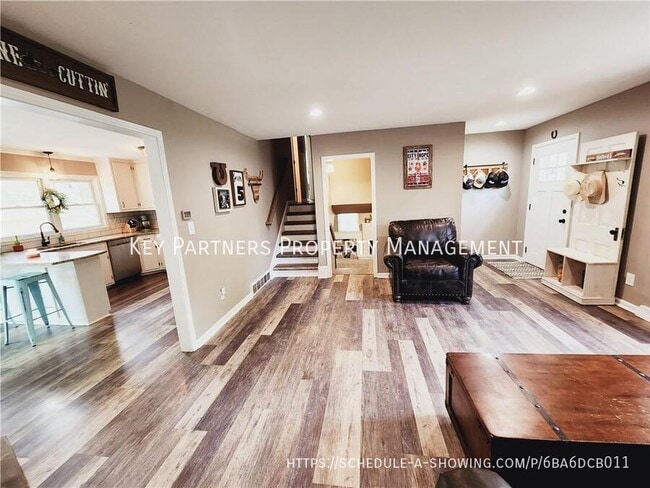 Building Photo - 5817 W 101st-