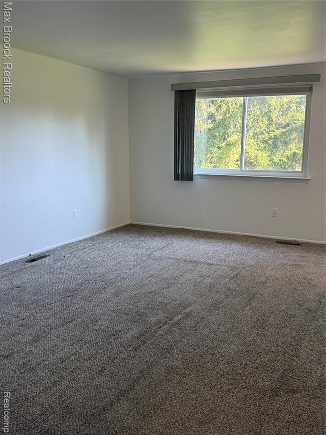 Building Photo - 3028 Moon Lake Dr