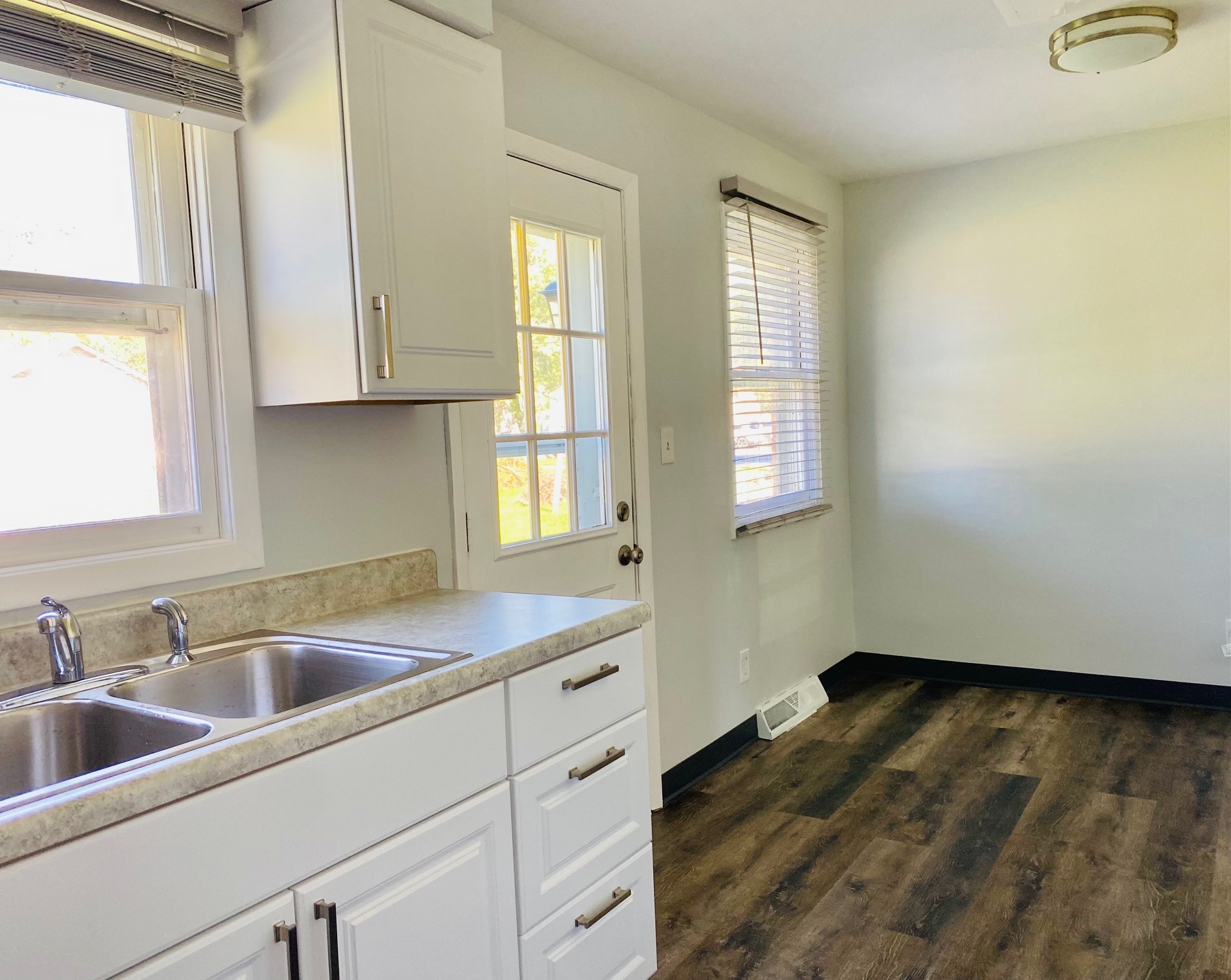 Kitchen - 316 Sheridan Dr