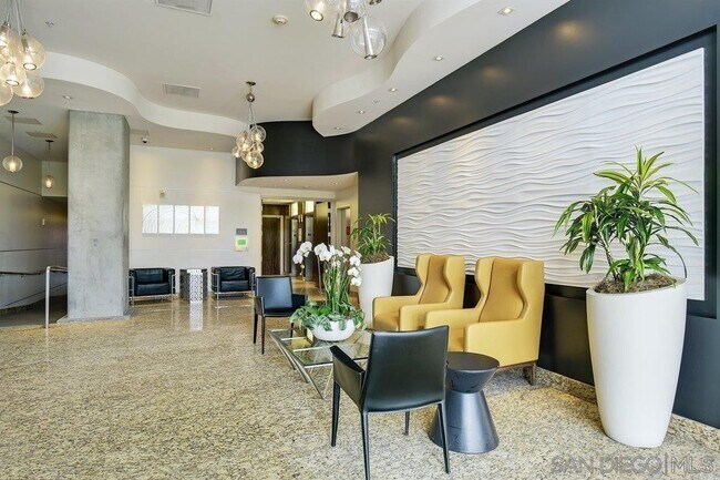 Lobby - 1080 Park Blvd