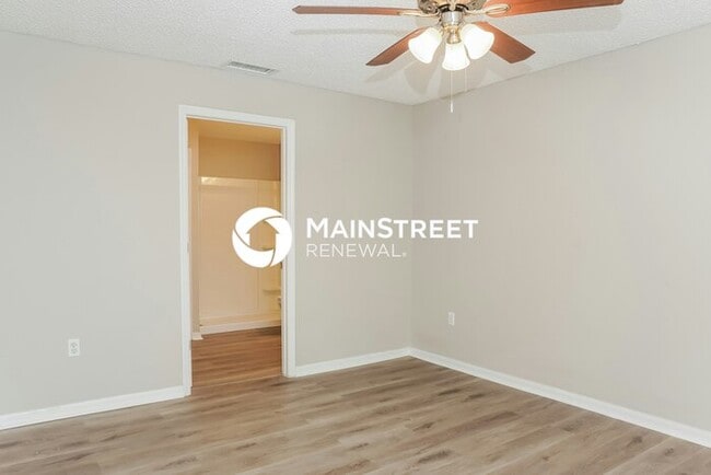 Building Photo - 4 Bedroom Pet-Friendly Home in Palm Bay, F...