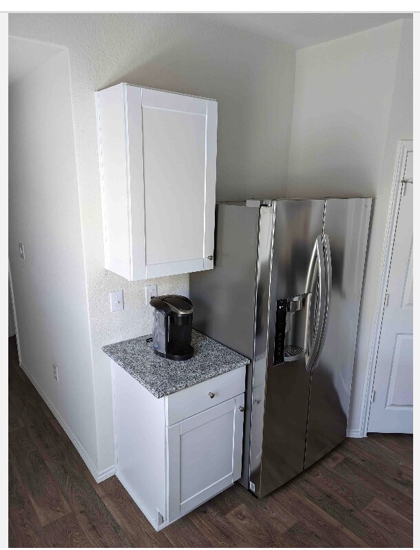 Fridge and coffee counter - 12010 Mulberry Crk