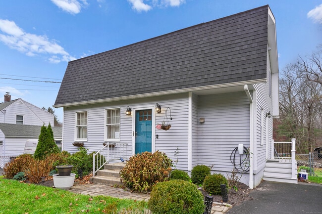 Primary Photo - 253 Porter Ave