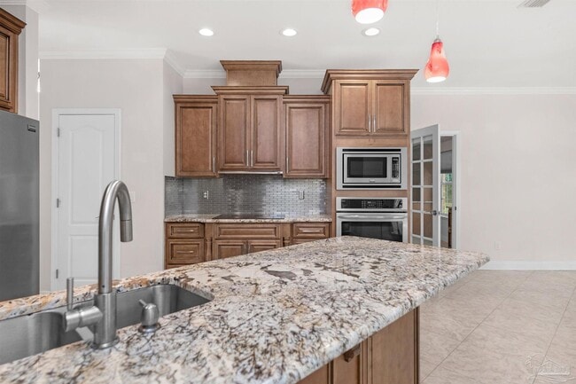 Building Photo - 8731 Thunderbird Dr