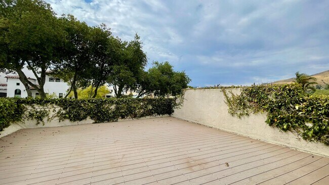 Building Photo - Stoneridge Garden Home with Air Conditioning *Available August 2026