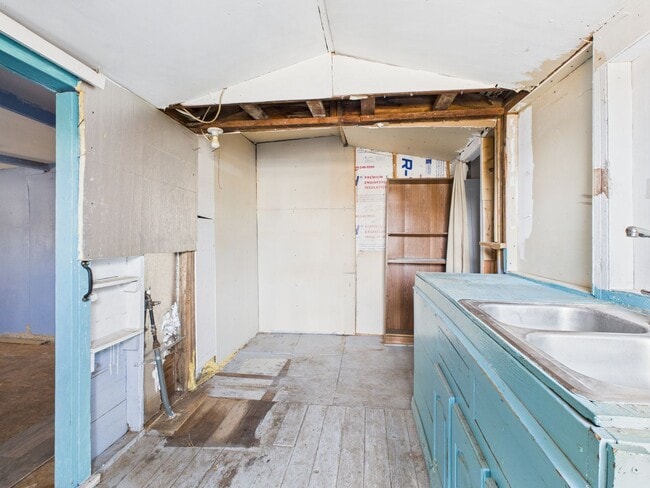 Building Photo - 3412 NE 16th Ave