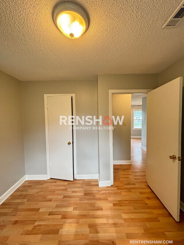 Building Photo - 3932 Dearborn St