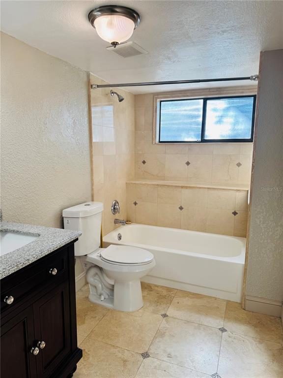 Building Photo - 1000 Winderley Pl
