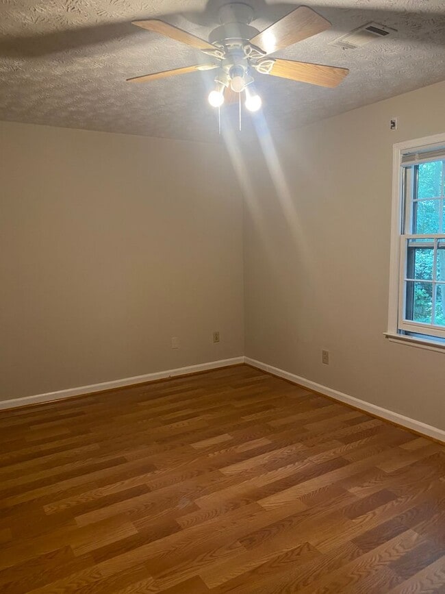 Building Photo - 105 Fairhaven Ct
