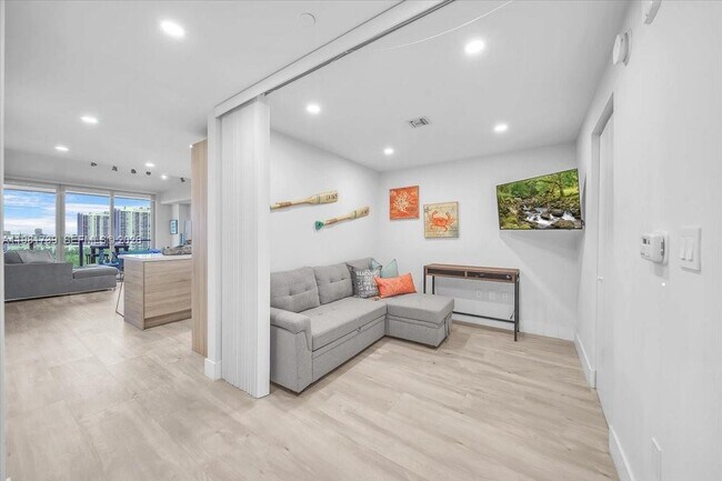 Building Photo - 16385 Biscayne Blvd