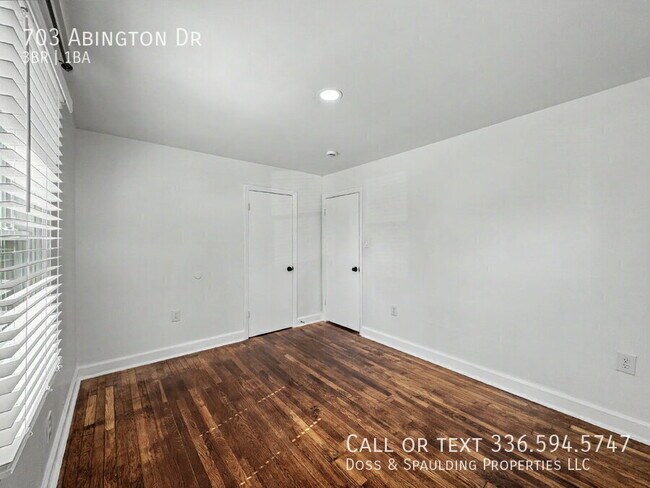 Building Photo - 703 Abington Dr