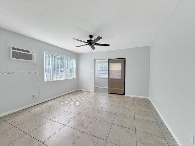 Building Photo - 533 NW 15th Way