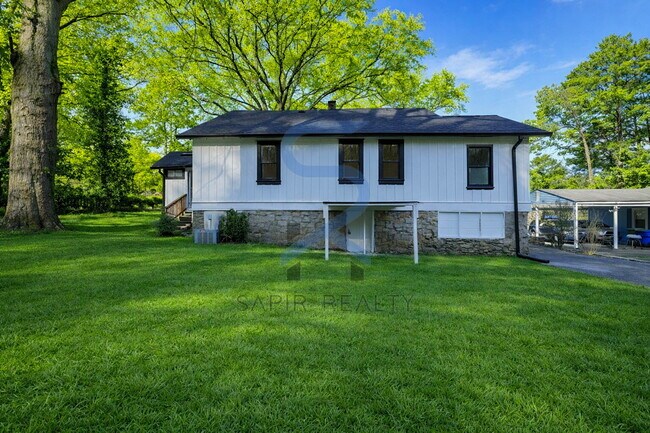 Building Photo - Cascade Heights Charm – 3BR/2BA Home in Southwest Atlanta