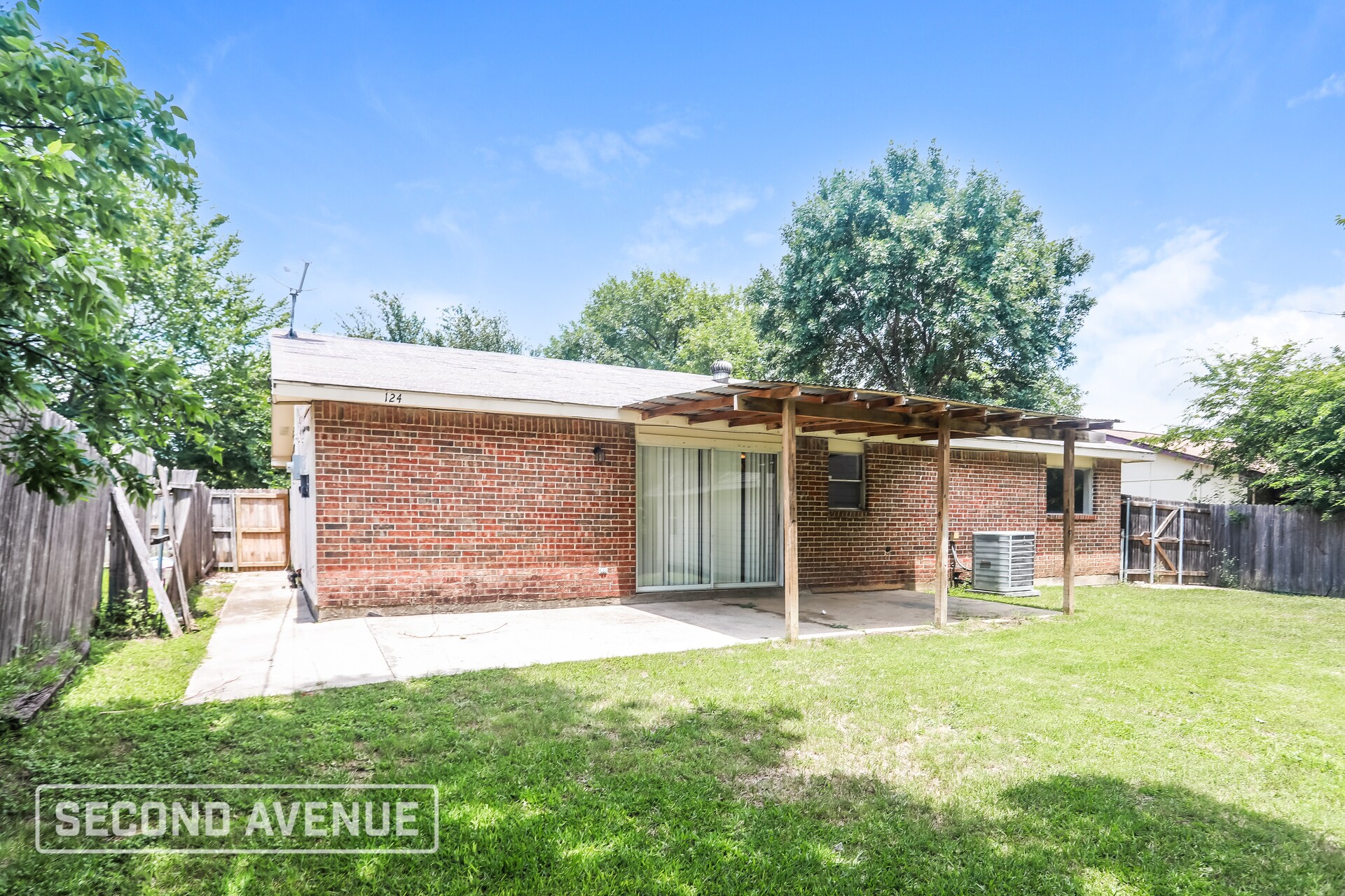 Building Photo - 124 Cambridge Dr