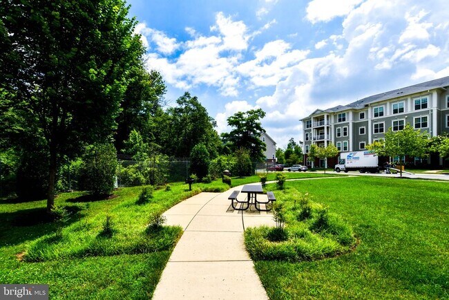 Building Photo - 3910 Doc Berlin Dr