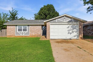 Building Photo - 905 Craig Dr