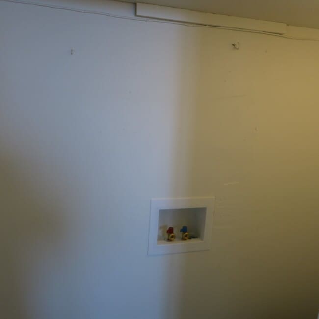 Building Photo - Cozy 4 bedroom House