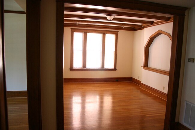 Building Photo - 5798 Pershing Ave