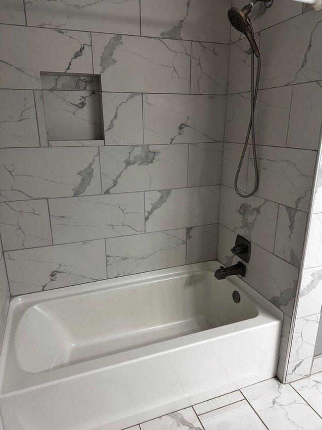 Building Photo - Sylvan Park Townhouse