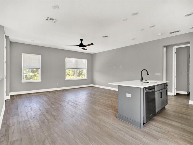 Building Photo - 13782 Grignard Aly