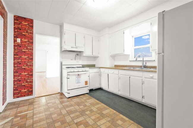 Building Photo - 9150 121st St