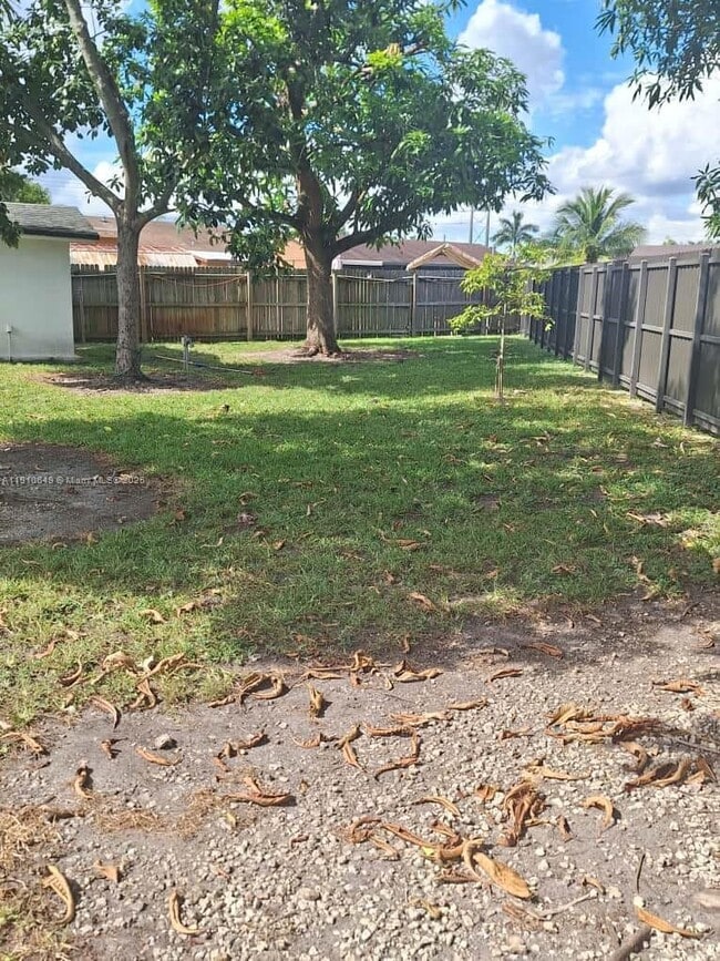 Building Photo - 13437 SW 44th Ln