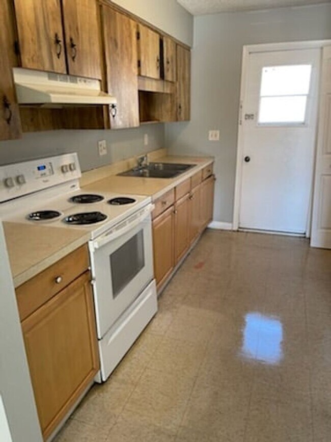 Building Photo - Single Family Home