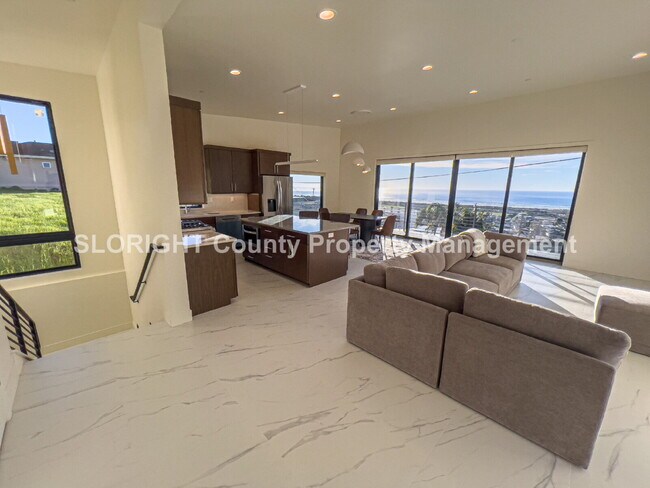 Building Photo - AVAILABLE NOW - Executive Luxury Ocean-View Home in Prime Morro Bay Location - 3 Bed / 3 Bath
