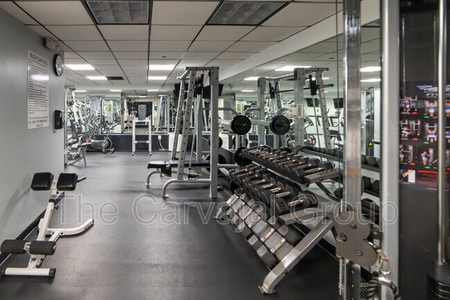 Building Photo - 400 E Colonial Dr