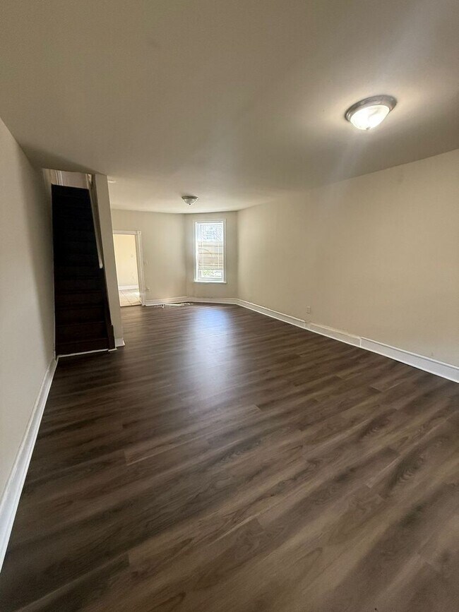 Primary Photo - 3 BED 1.5 BATH HOME FOR RENT.