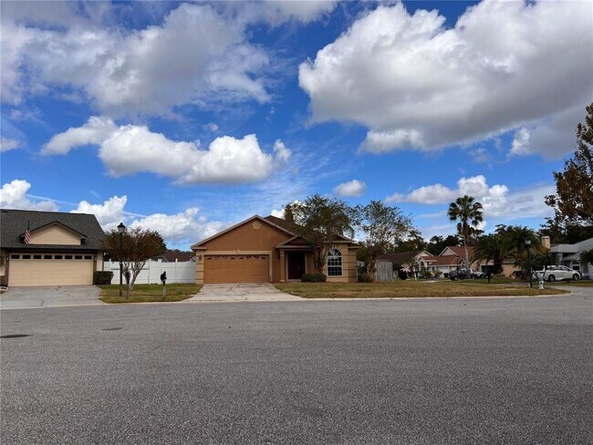 Building Photo - 8013 Gamboge Ct