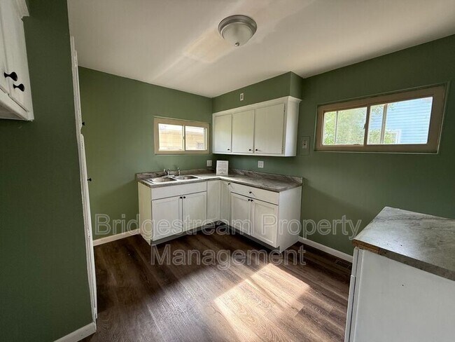 Building Photo - 408 Towanda Cir