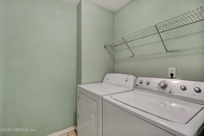 Laundry room - 3591 Kernan Blvd S