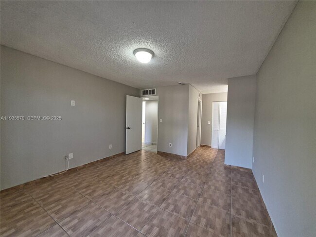 Building Photo - 8811 SW 132nd Pl