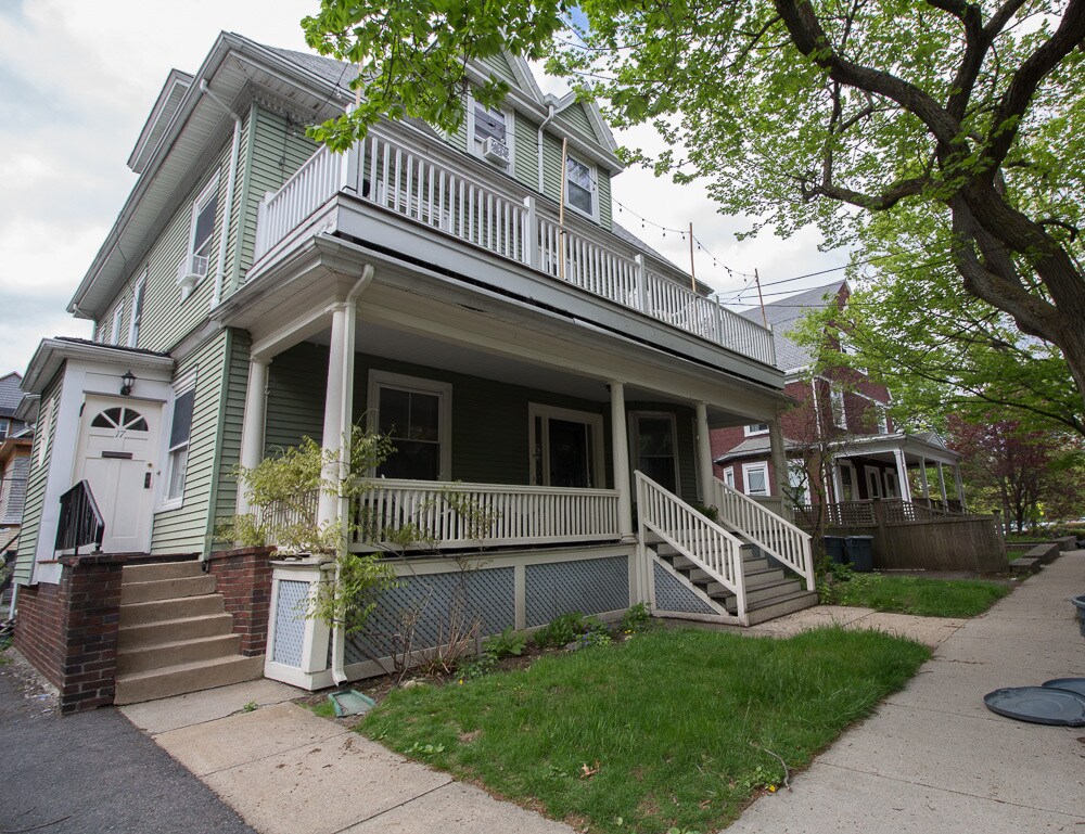 Building Photo - 15 Kenwood St