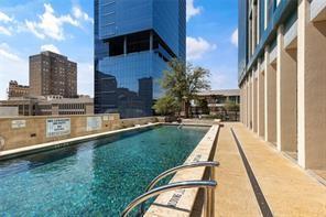 Building Photo - 500 Throckmorton St