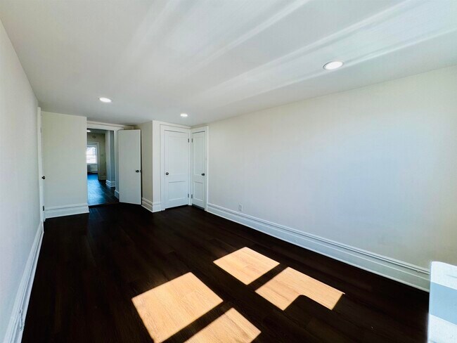 Building Photo - 69 W 39th St