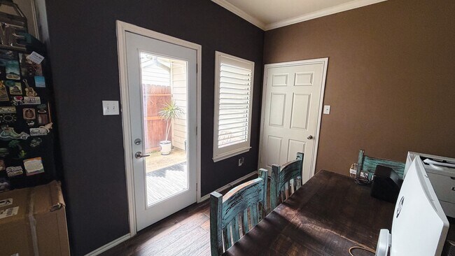 Building Photo - 1909 Kemah Village Dr