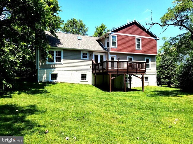 Building Photo - 1108 Swan Creek Rd