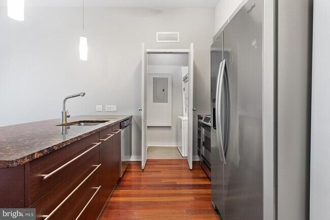 Building Photo - 2101 Market St