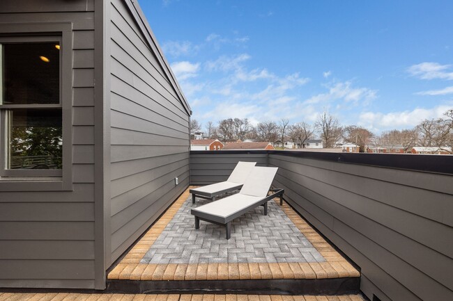 Building Photo - 601 S 9th St