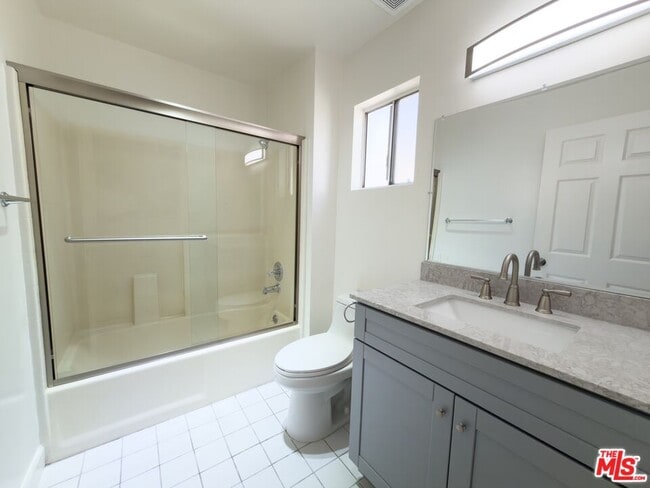 Building Photo - 2708 Arizona Ave