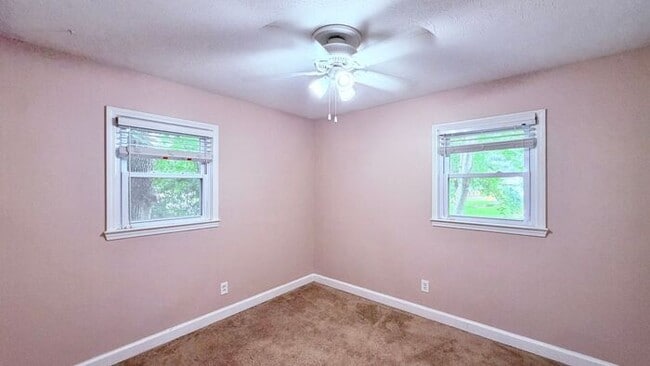 Building Photo - Lithia Springs 3 Bed-1 Bath Stepless Ranch, Private Lot, Carport