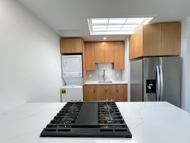 Building Photo - 101-13 Ascan Ave