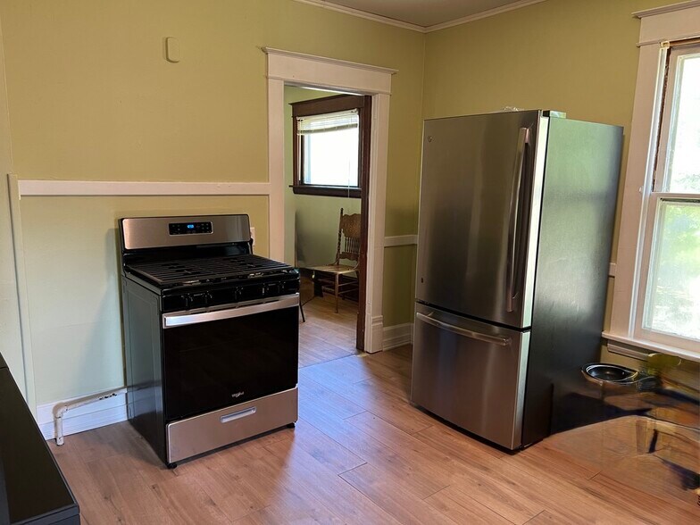 Kitchen - 1203 Vilas Ave