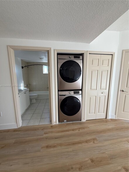 Building Photo - 3410 Coral Way