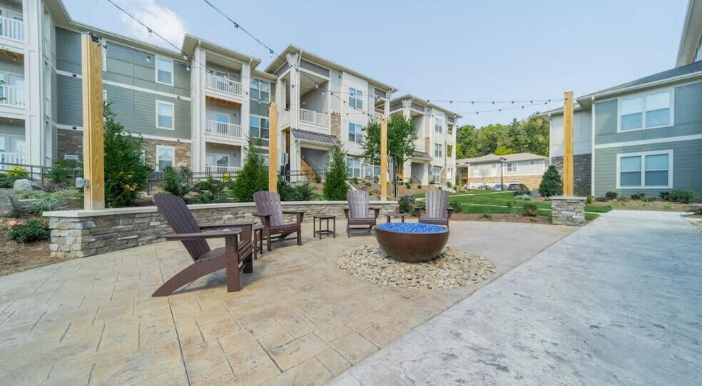 Building Photo - 16031 Elizabeth Joyce Dr