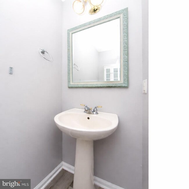 Building Photo - 304 Coventry Way